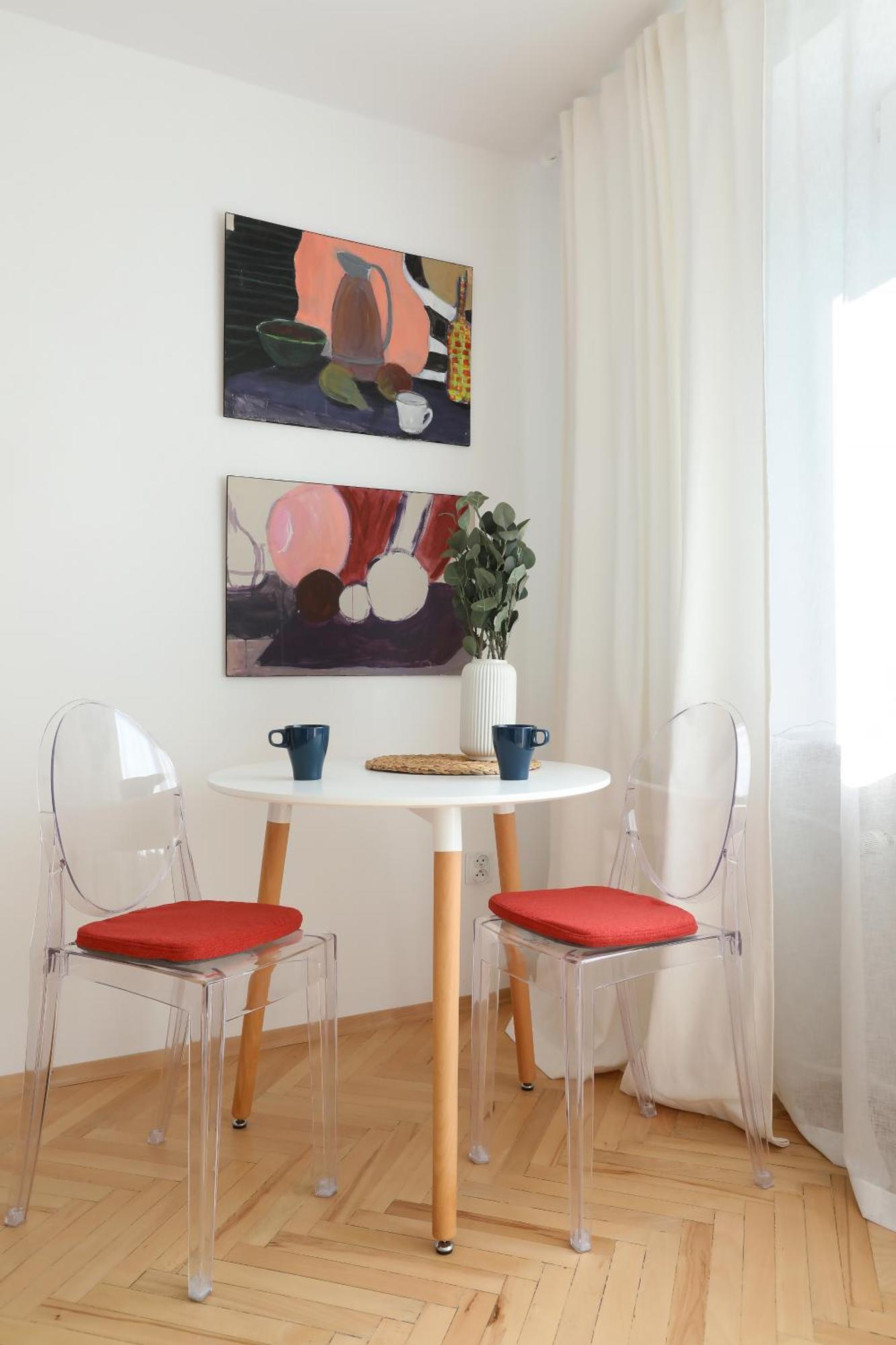 Beautiful & Cozy Next To Main Market Apartment